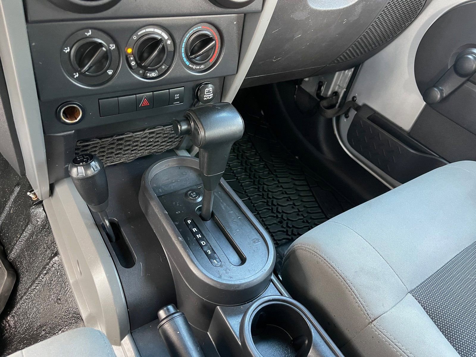 Used 2009 Jeep Wrangler X image 27