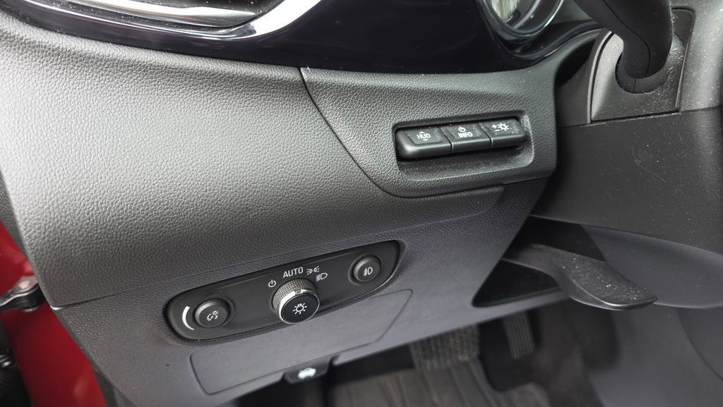 Used 2022 Buick Encore GX Essence w/ Advanced Technology Package image 19