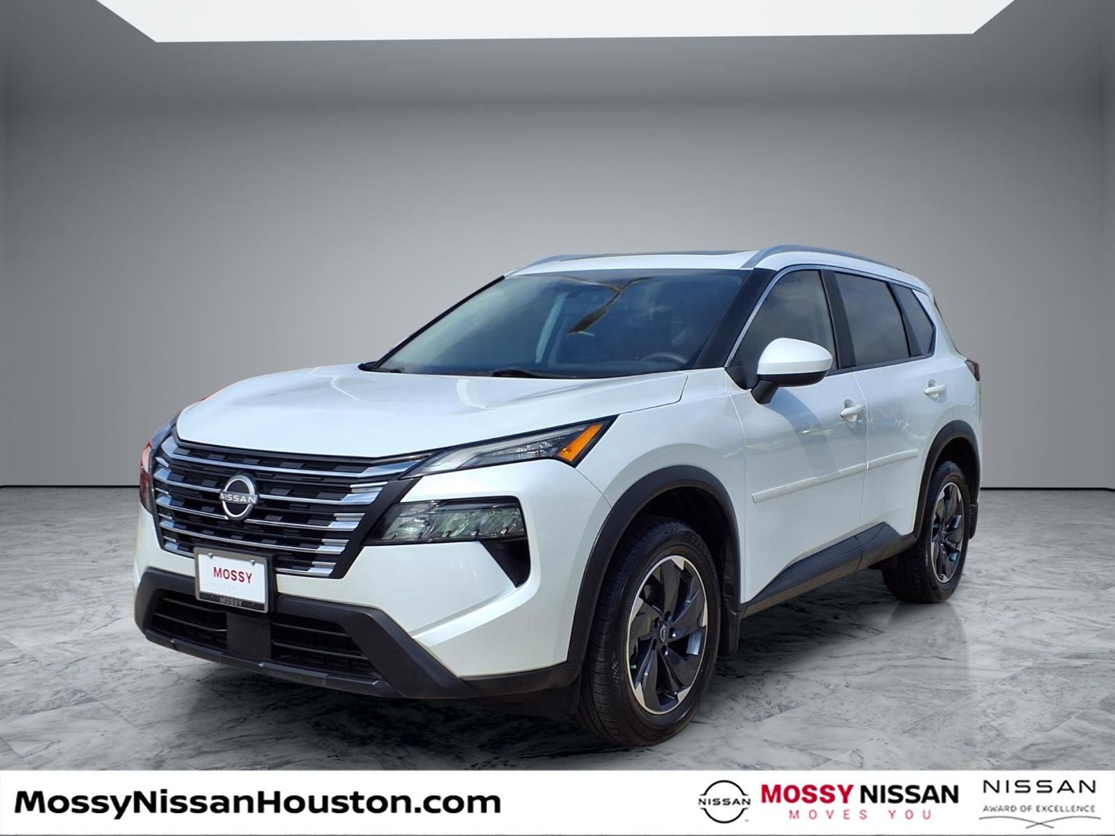 Used 2024 Nissan Rogue SV w/ SV Premium Package image 4