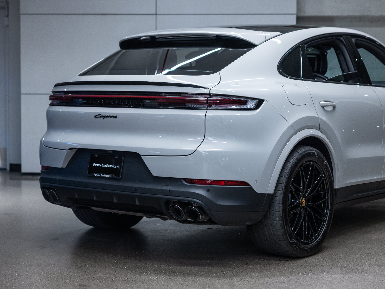 Certified 2024 Porsche Cayenne Coupe AWD/4WD image 28