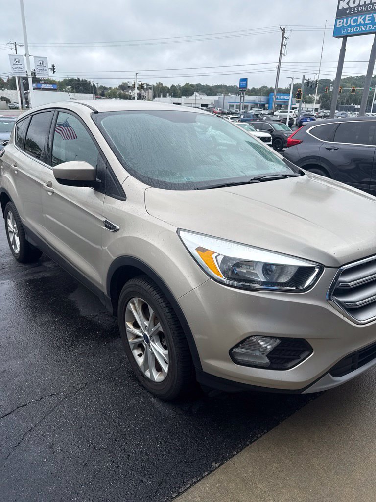 Used 2017 Ford Escape SE AWD/4WD image 4