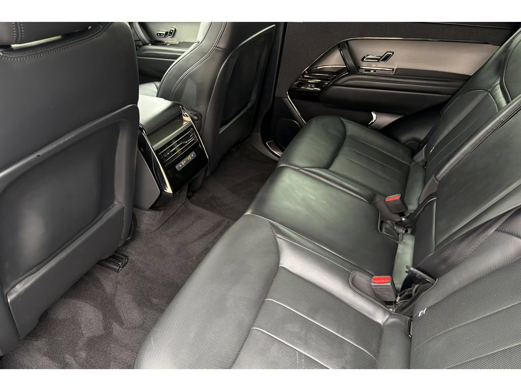 Used 2025 Land Rover Range Rover Sport SE AWD/4WD image 13