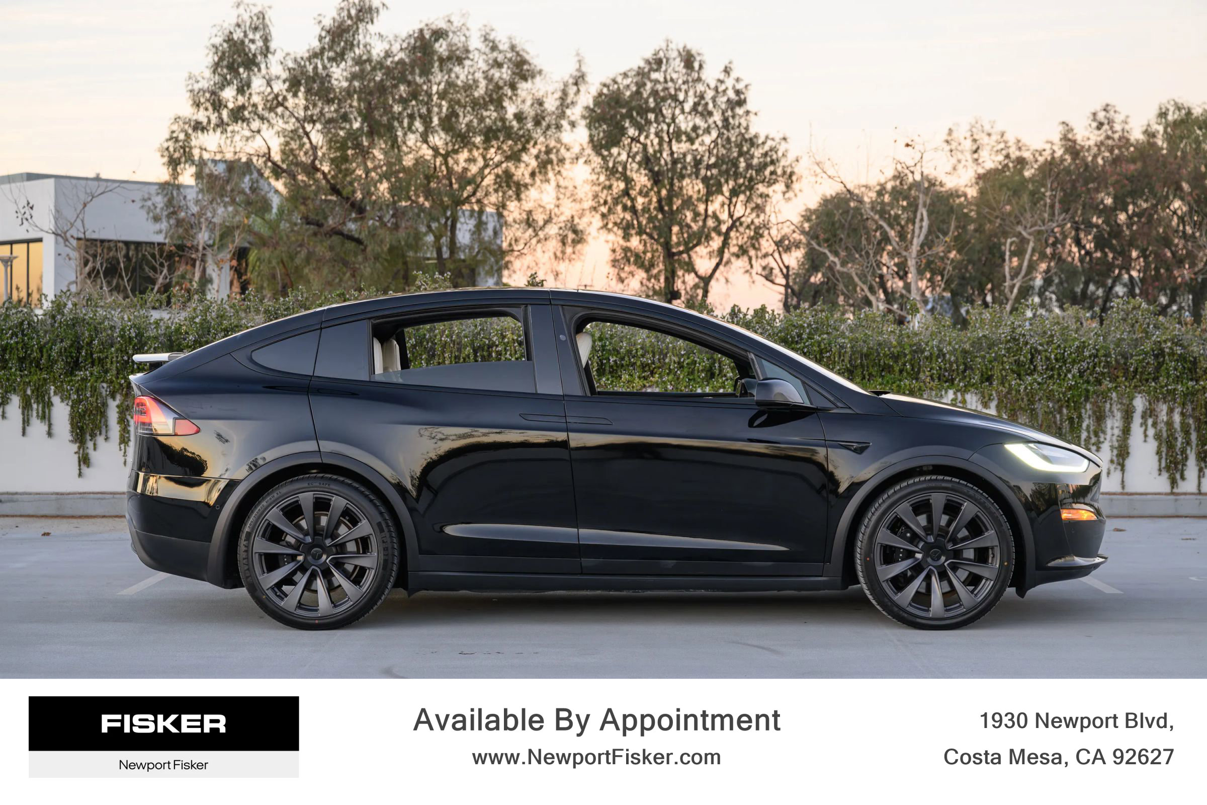 Used 2022 Tesla Model X Plaid image 4