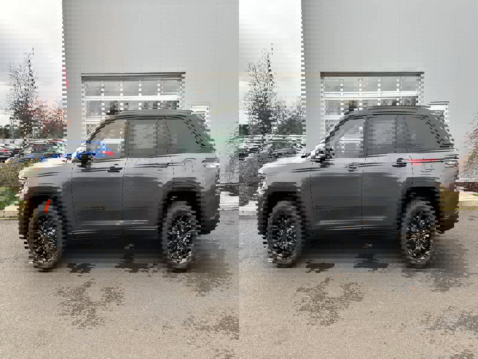 New 2025 Jeep Grand Cherokee Limited image 2