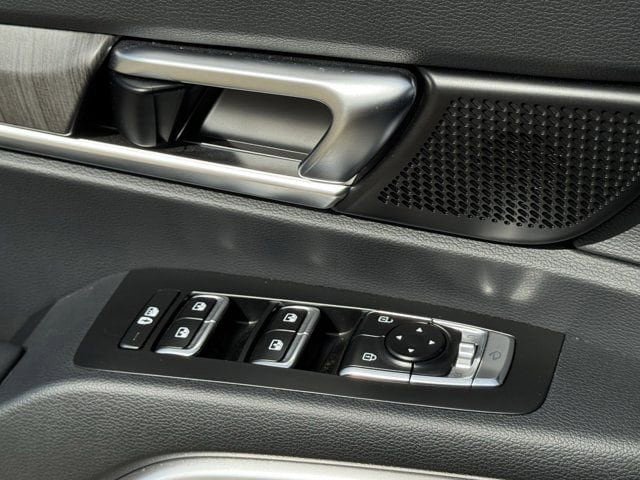 Used 2025 Kia Telluride EX w/ EX Captain's Chair Package FWD image 27