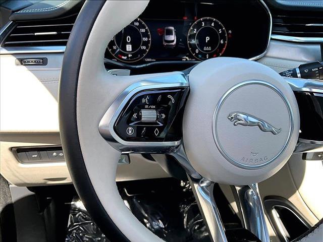 Used 2025 Jaguar F-PACE R-Dynamic S image 18