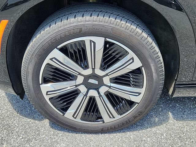 Certified 2025 Cadillac Escalade IQ Luxury 2 w/ LPO, Premium Carpet Package AWD/4WD image 8