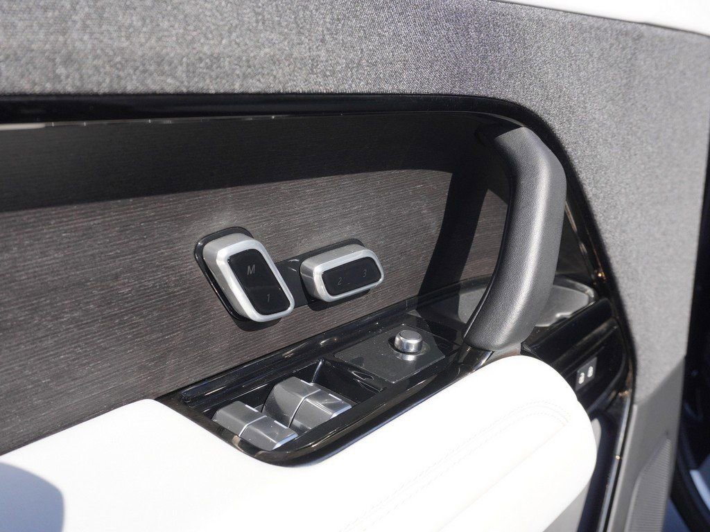 Used 2023 Land Rover Range Rover Sport SE image 38