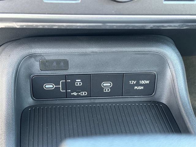 New 2027 Hyundai Kona SE FWD image 16