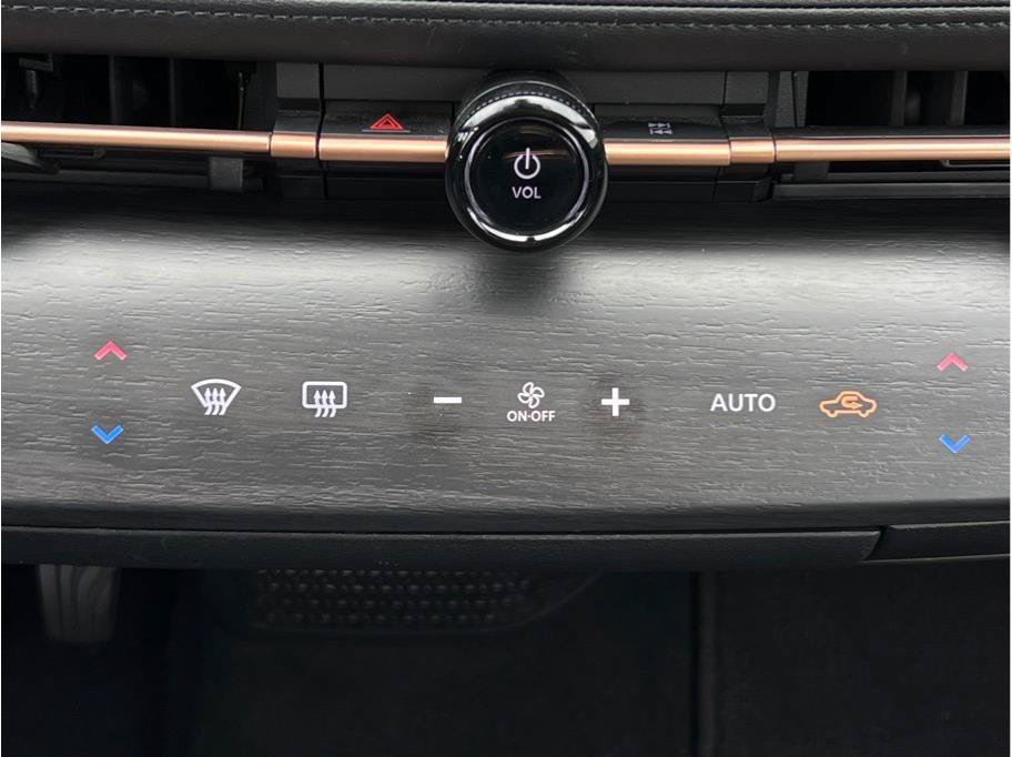 Used 2023 Nissan Ariya FWD image 16