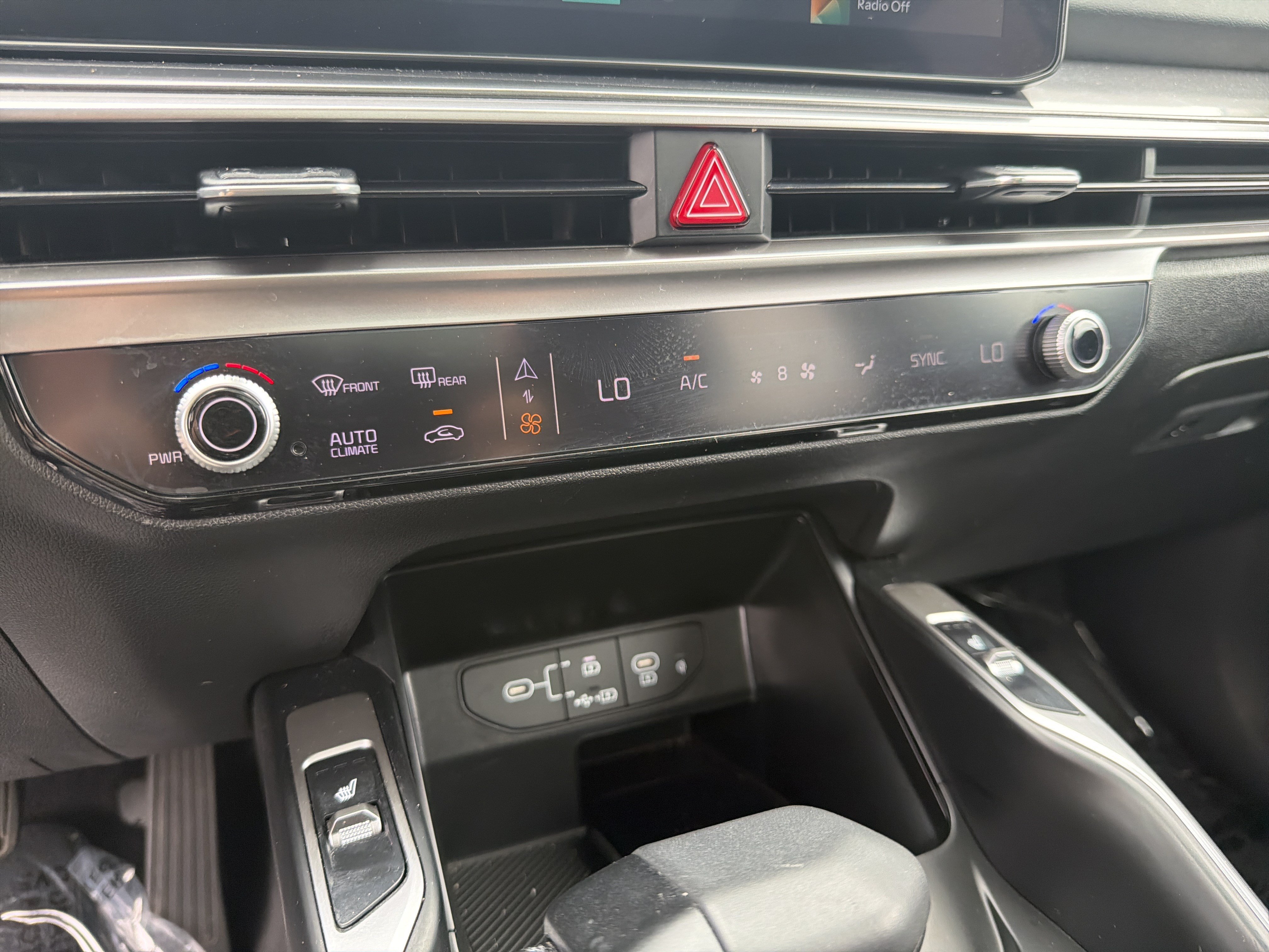 Used 2024 Kia Sorento S w/ Panoramic Sunroof Package FWD image 27