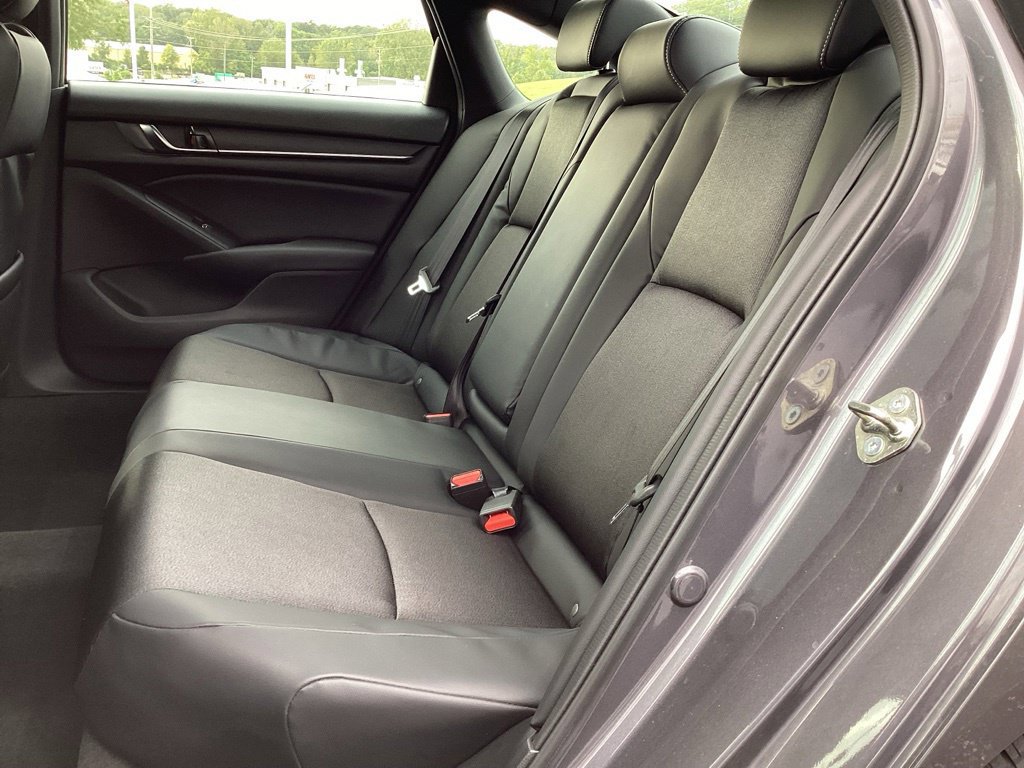 Used 2018 Honda Accord Sport image 11