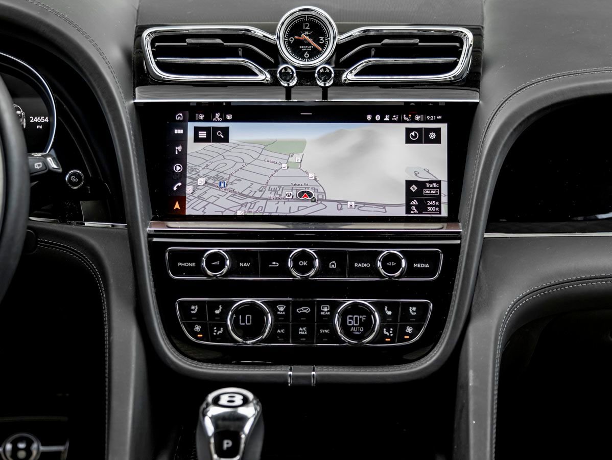 Used 2022 Bentley Bentayga AWD/4WD image 22