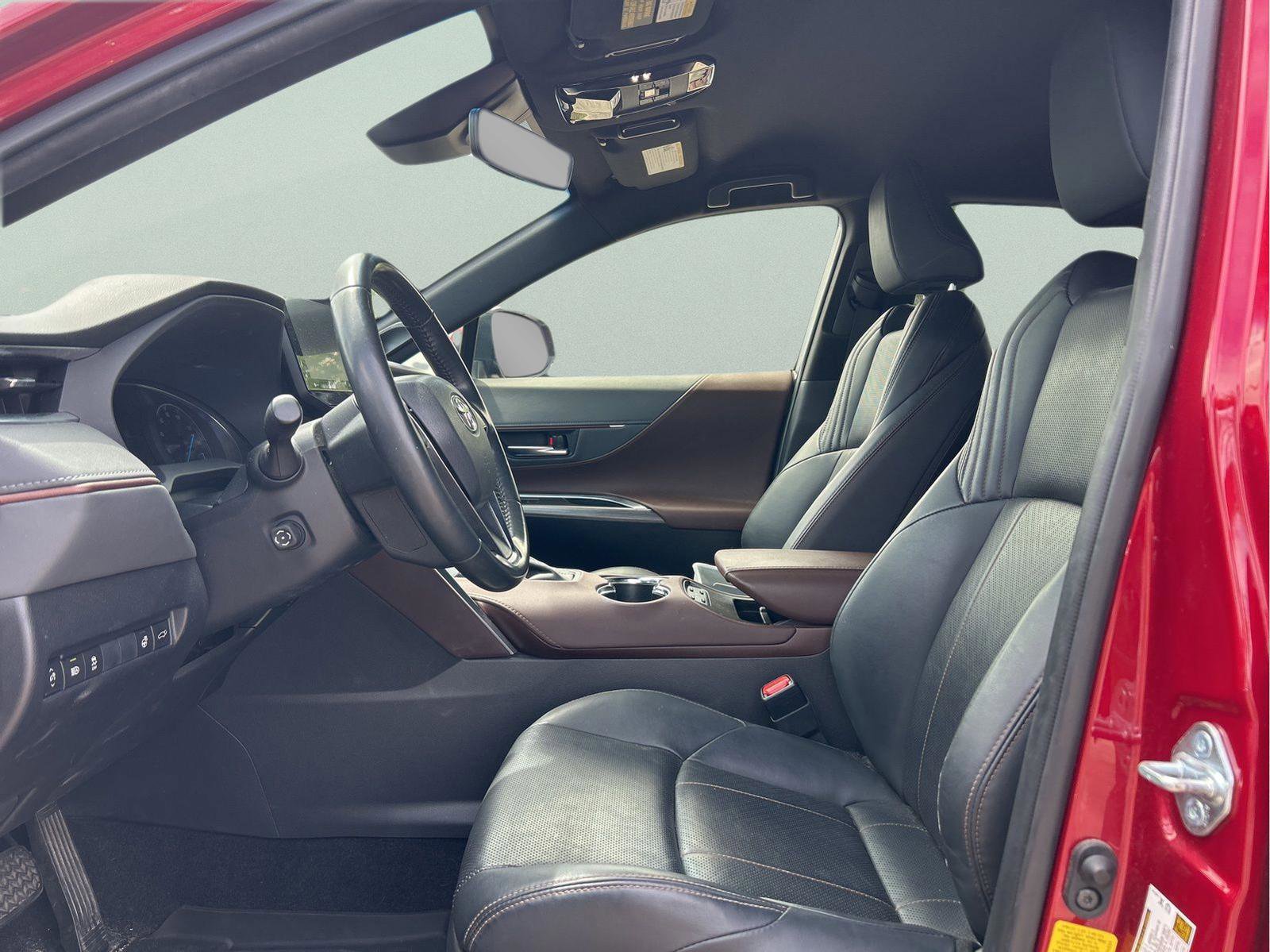 Used 2021 Toyota Venza XLE w/ Softex Package image 9