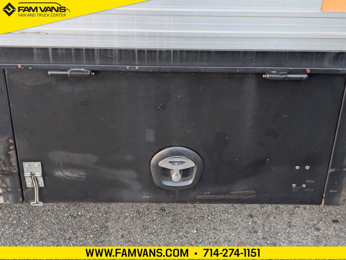 Used 2015 Ford F550 2WD Regular Cab Super Duty image 21