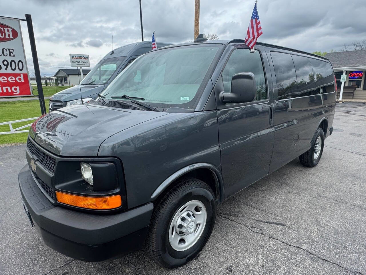 Used 2016 Chevrolet Express 2500 LS RWD image 2