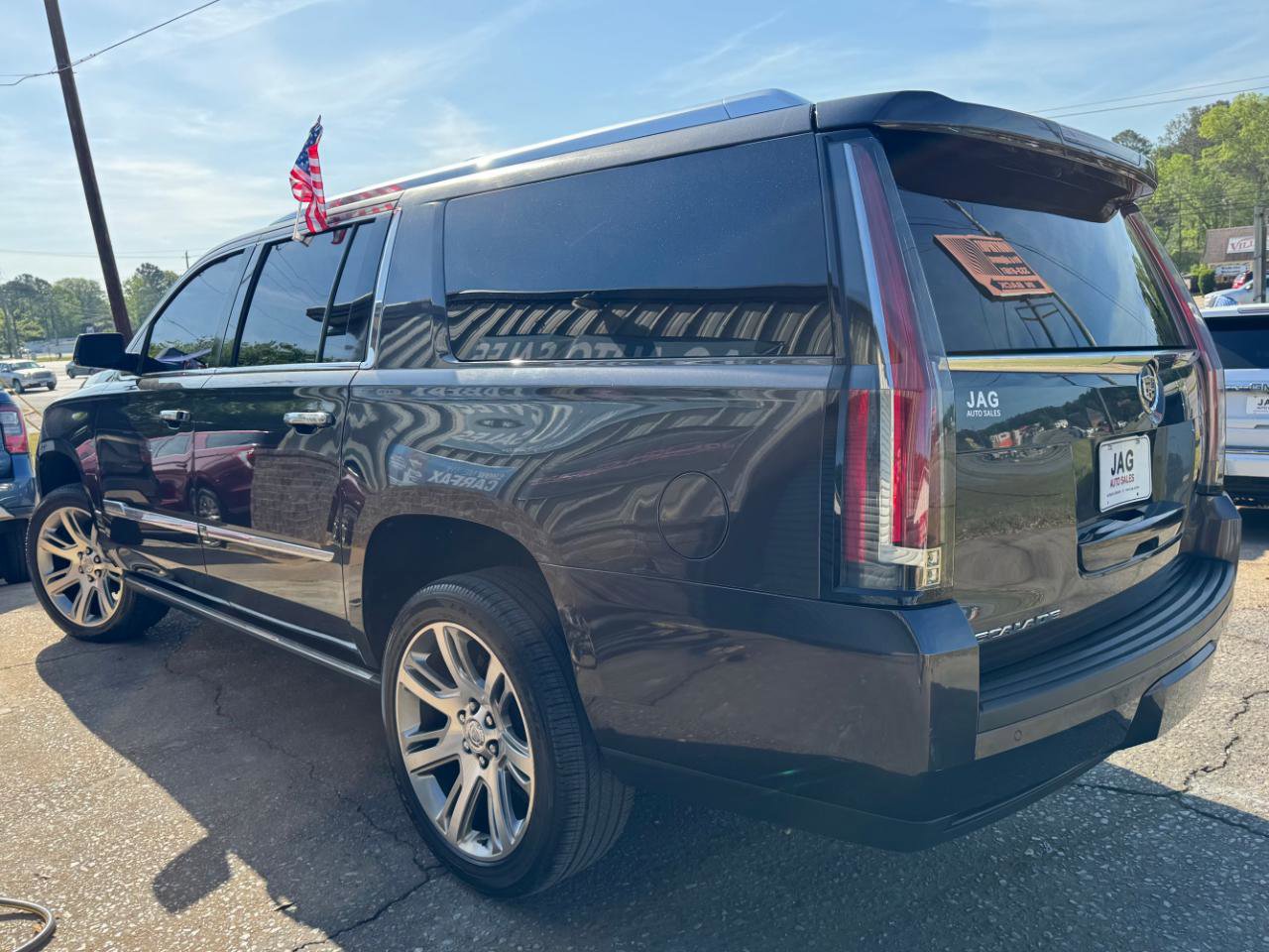 Used 2015 Cadillac Escalade ESV Premium AWD/4WD image 5