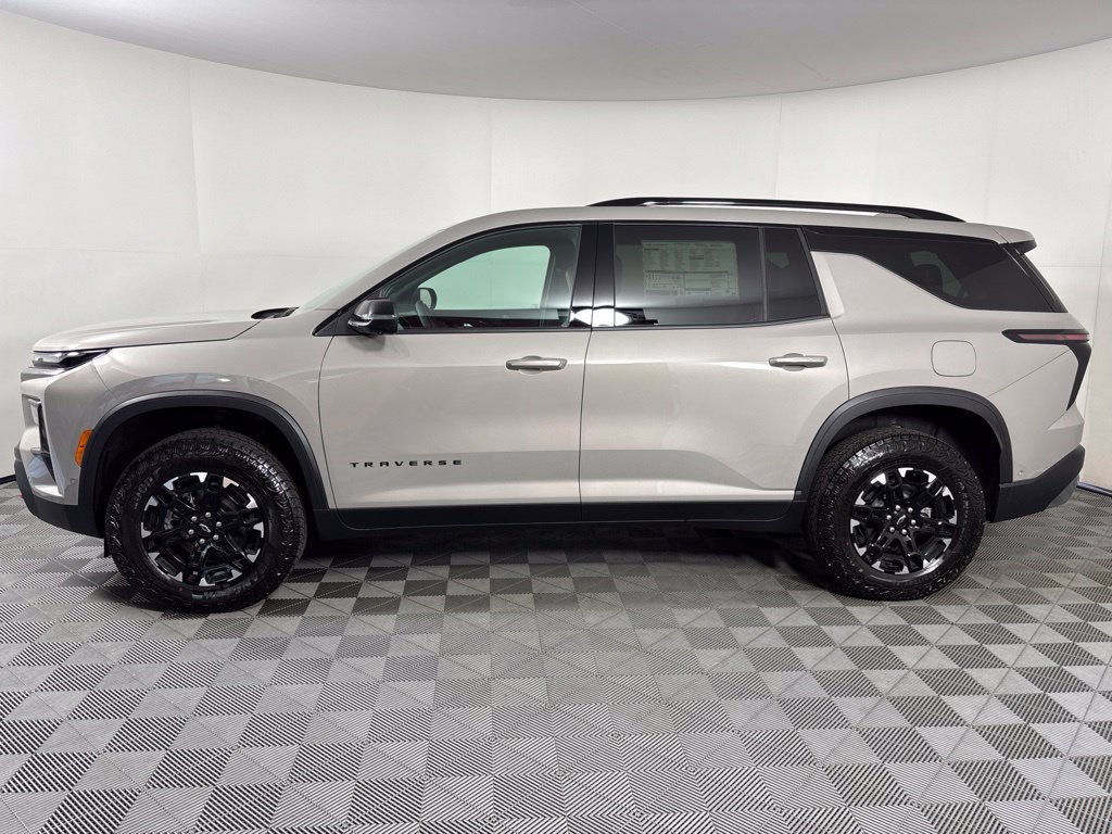 New 2027 Chevrolet Traverse Z71 w/ Enhanced Driving Package AWD/4WD image 2