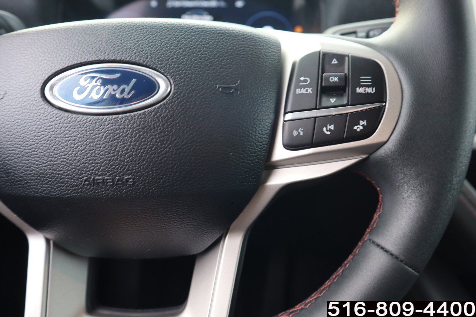 Used 2025 Ford Explorer Active AWD/4WD image 23