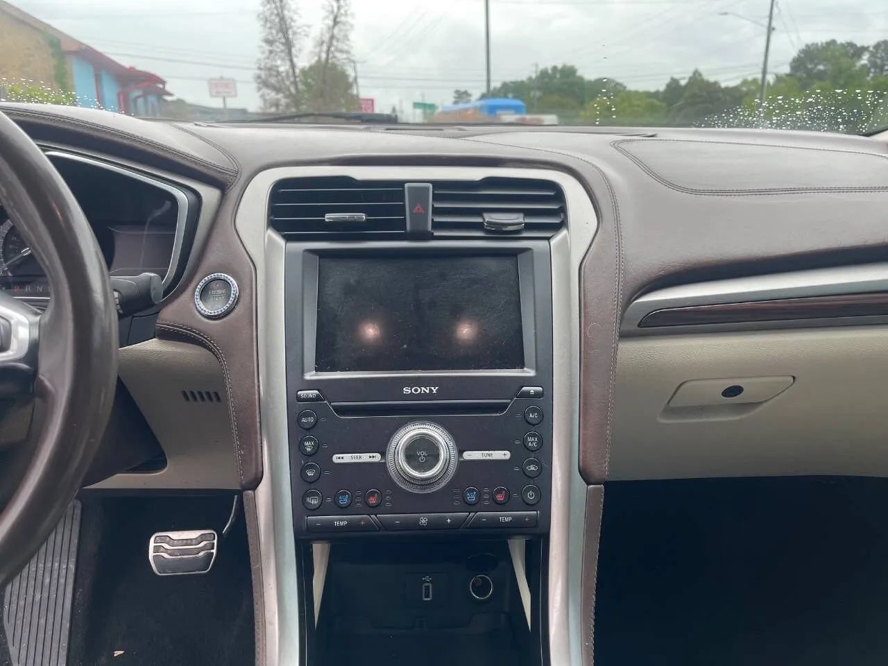 Used 2017 Ford Fusion Platinum FWD image 17