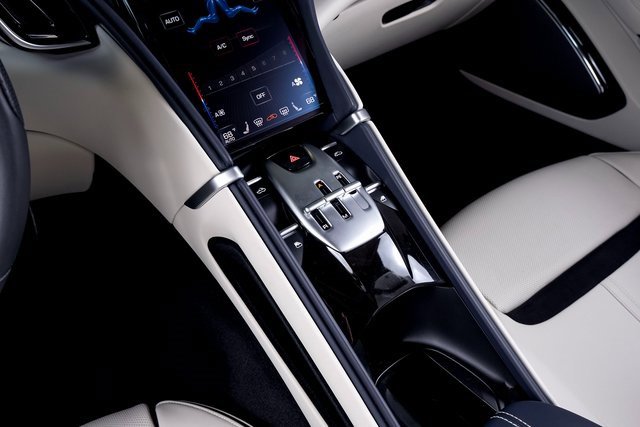 Used 2025 Ferrari Roma Spider image 31