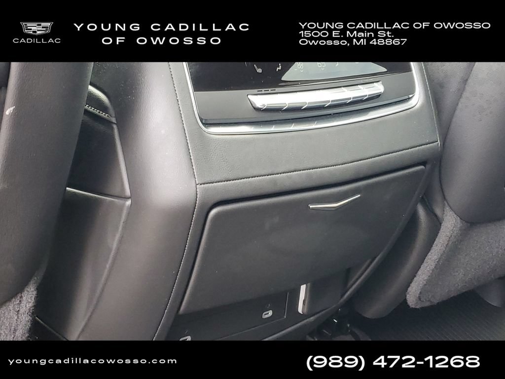 Used 2024 Cadillac Escalade Premium Luxury AWD/4WD image 31