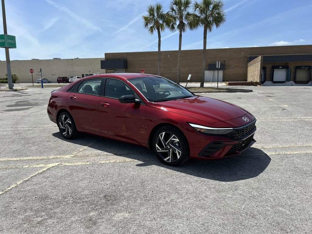 New 2025 Hyundai Elantra SEL image 2