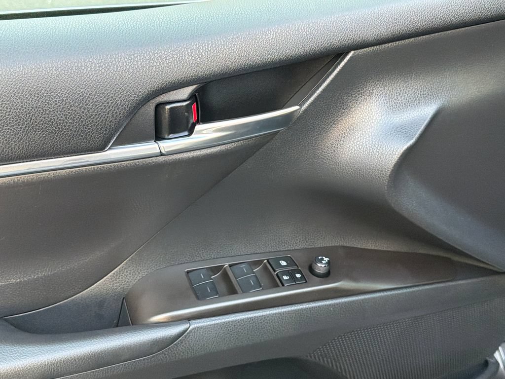 Used 2024 Toyota Camry SE FWD image 18