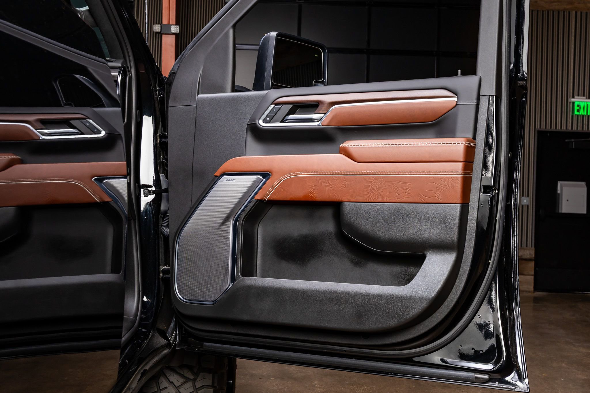 Used 2024 GMC Sierra 2500 Denali Ultimate w/ Max Trailering Package image 36