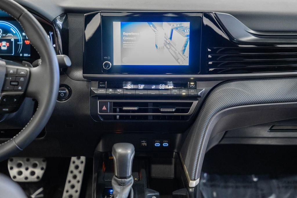 Used 2025 Toyota Camry SE image 20