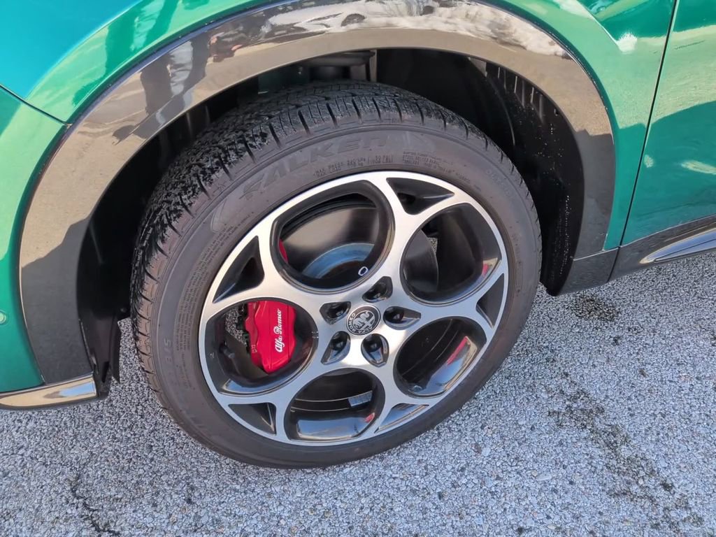 Used 2024 Alfa Romeo Tonale Veloce w/ Active Assist Package image 14