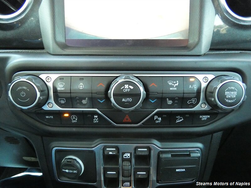 Used 2020 Jeep Wrangler Unlimited Sahara AWD/4WD image 29