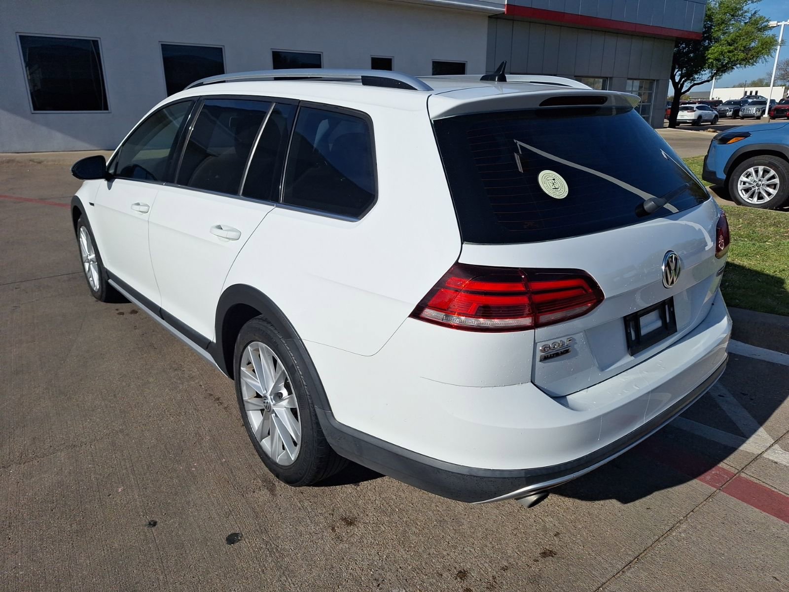 Used 2019 Volkswagen Golf Alltrack SE image 4