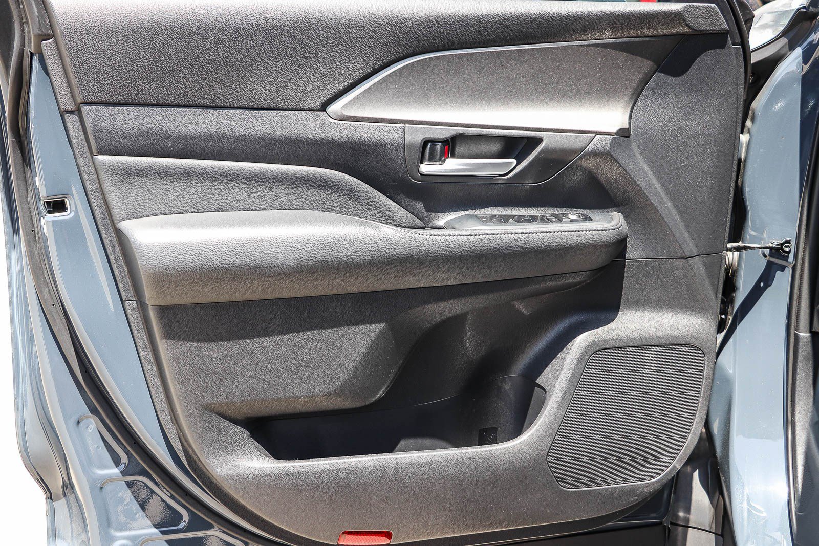 Used 2024 Toyota Grand Highlander XLE FWD image 22