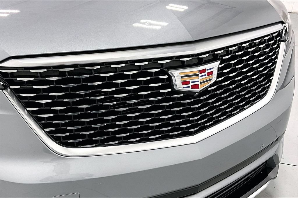 Used 2024 Cadillac XT6 Premium Luxury w/ Technology Package FWD image 35