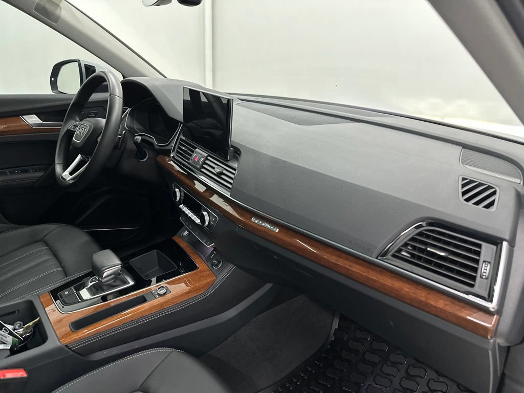 Used 2022 Audi Q5 2.0T Premium Plus w/ Premium Plus Package AWD/4WD image 27