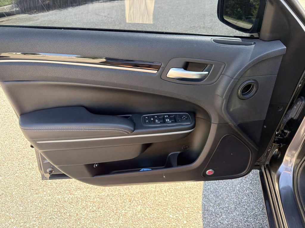 Used 2017 Chrysler 300 S RWD image 18