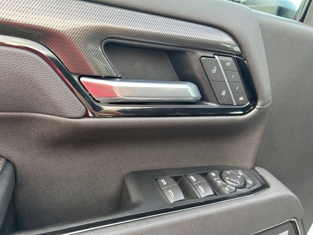 Used 2025 GMC Sierra 2500 AT4 w/ AT4 Premium Plus Package image 12