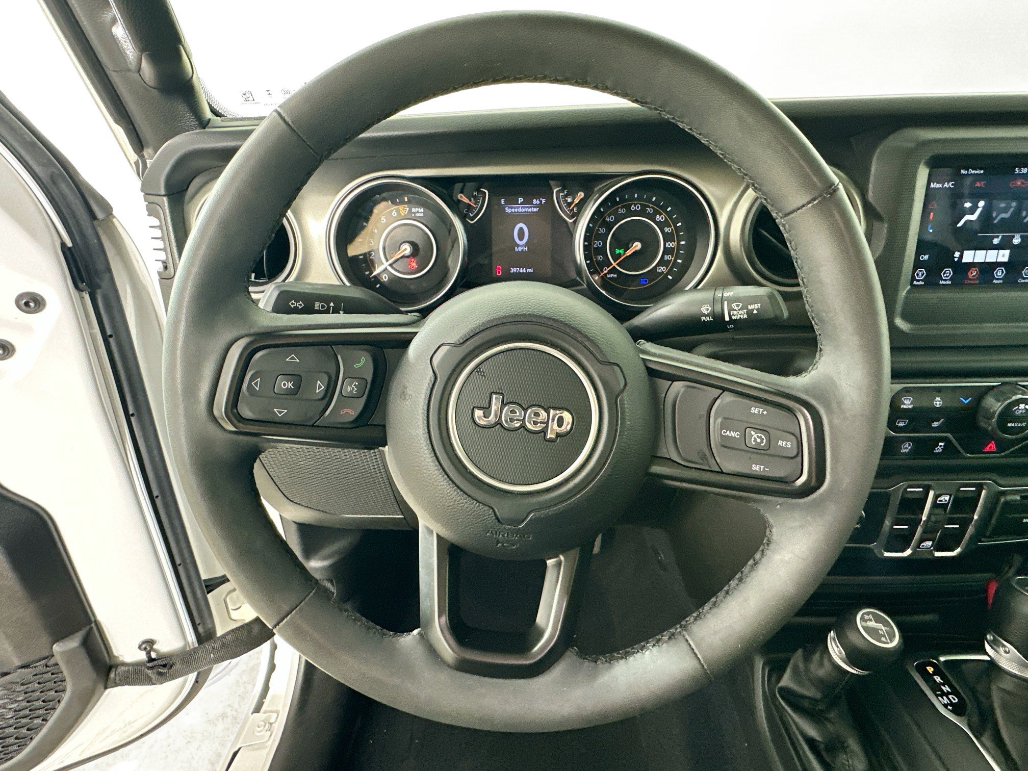 Used 2023 Jeep Gladiator Sport AWD/4WD image 11