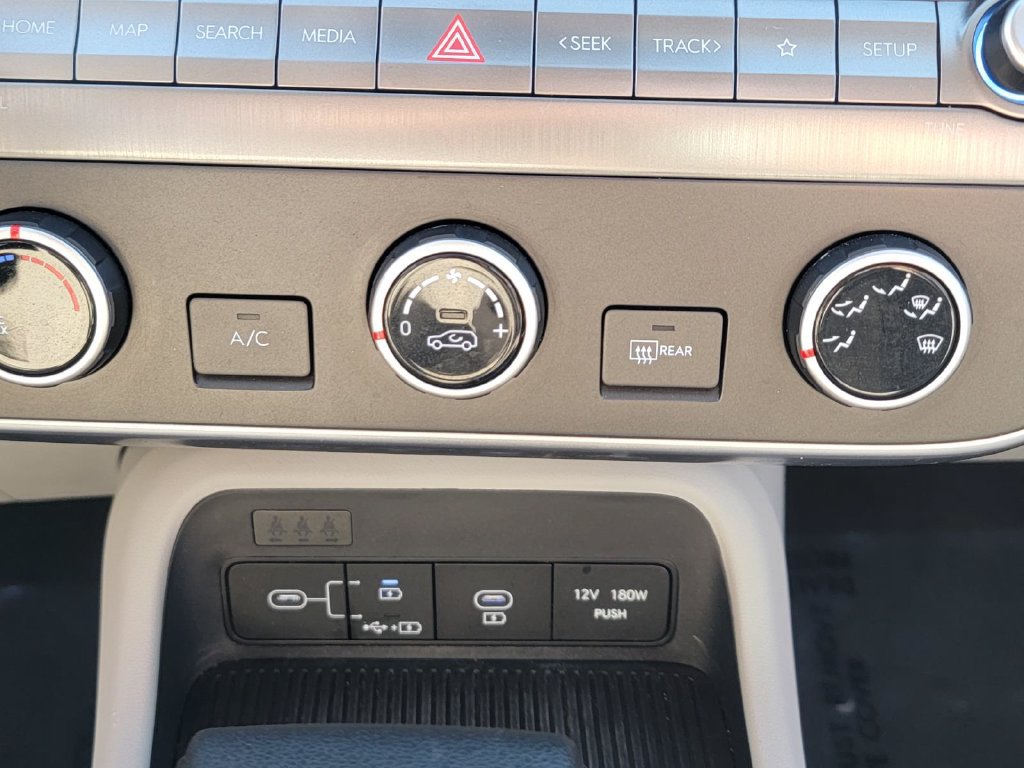 Used 2024 Hyundai Kona SE FWD image 26