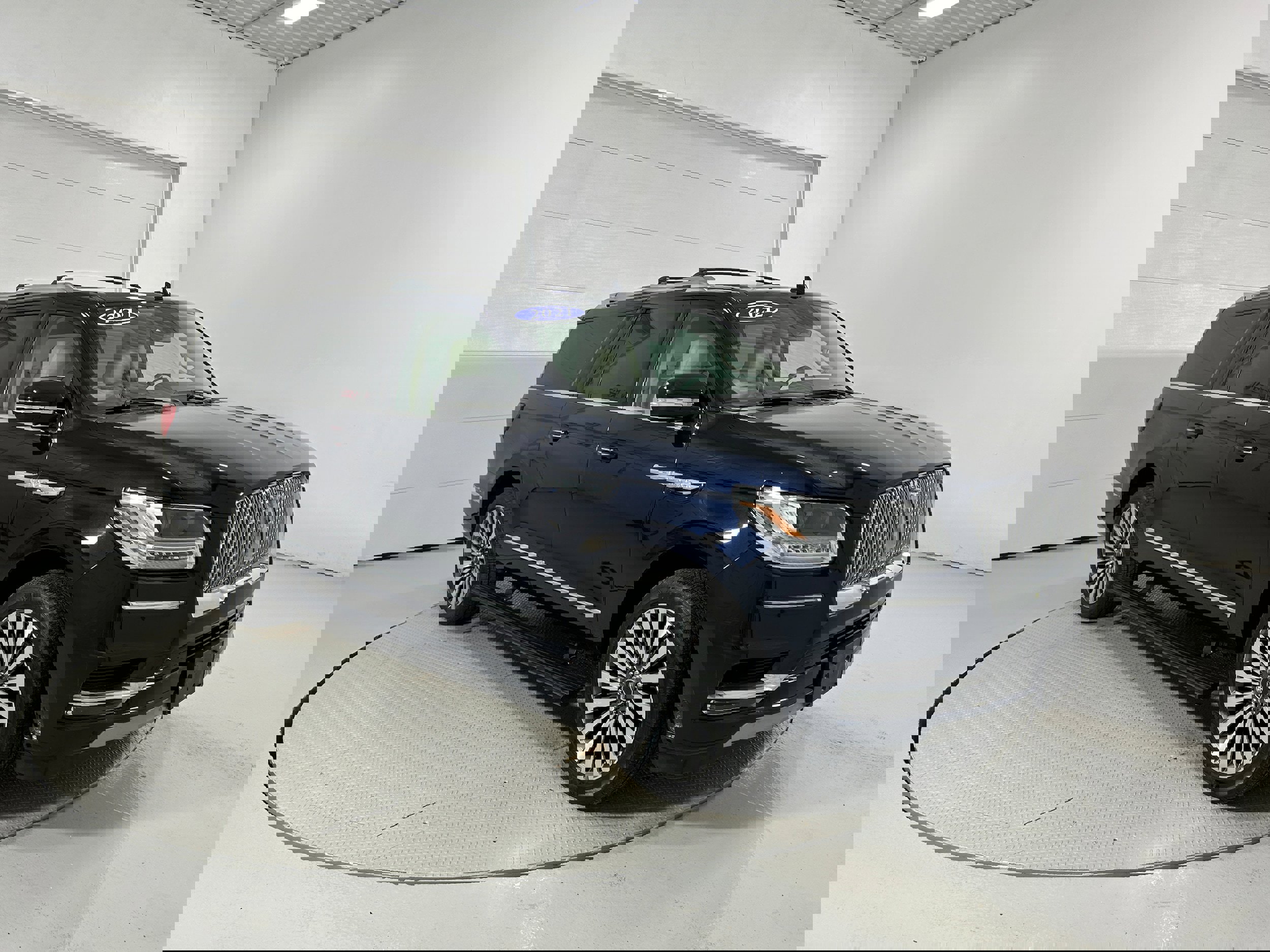 Used 2021 Lincoln Navigator L Reserve w/ Luxury Package image 2