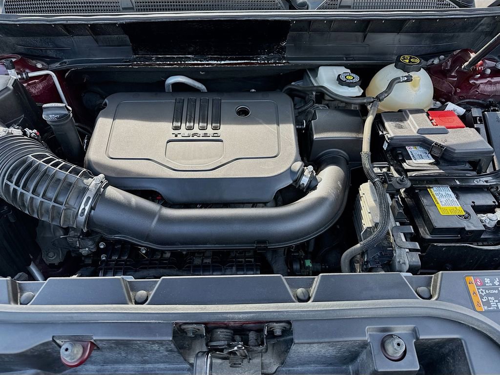 Used 2023 GMC Acadia SLT image 30