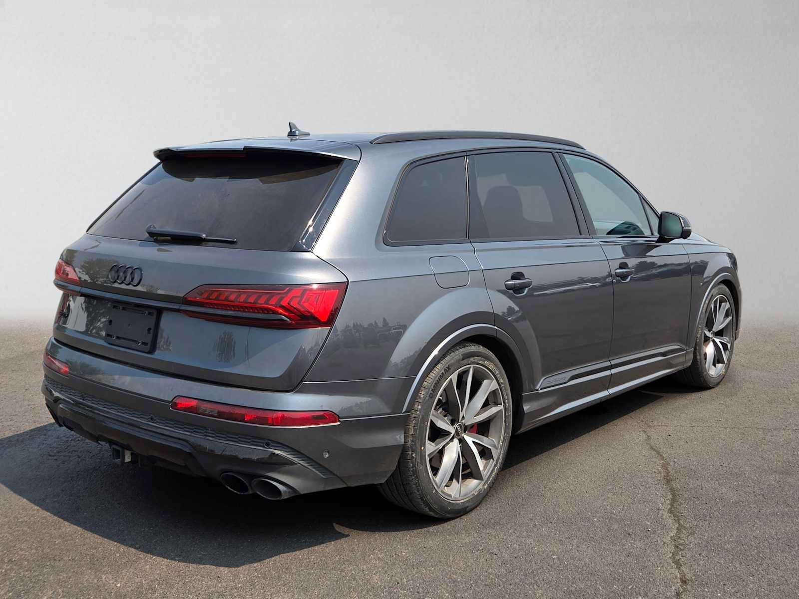 Used 2023 Audi SQ7 Prestige AWD/4WD image 3