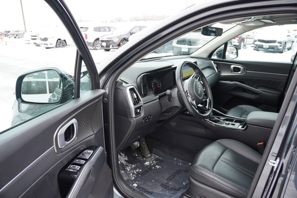 Certified 2022 Kia Sorento SX image 15
