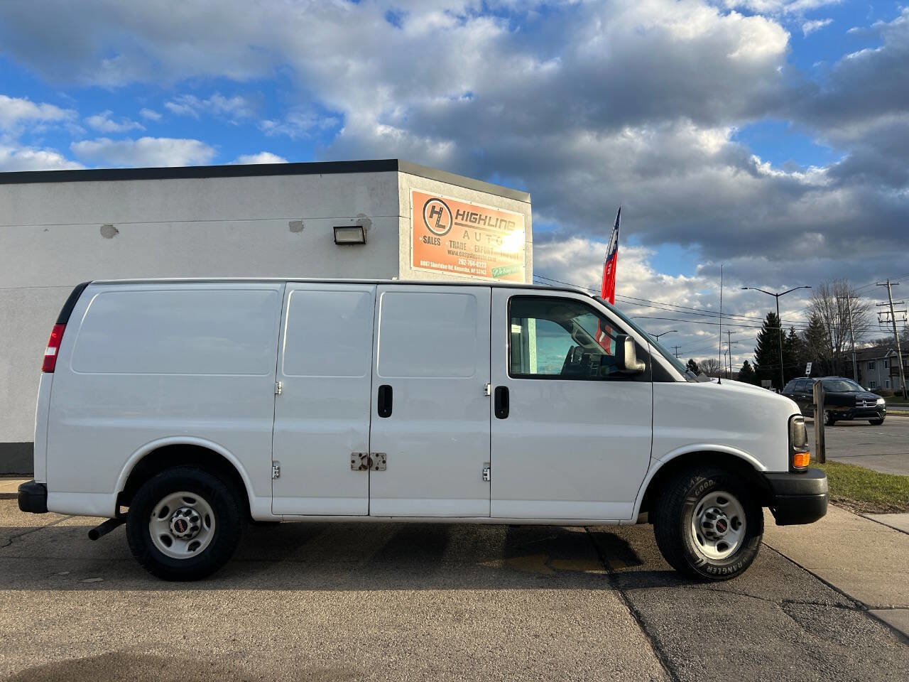 Used 2016 GMC Savana 3500 image 3