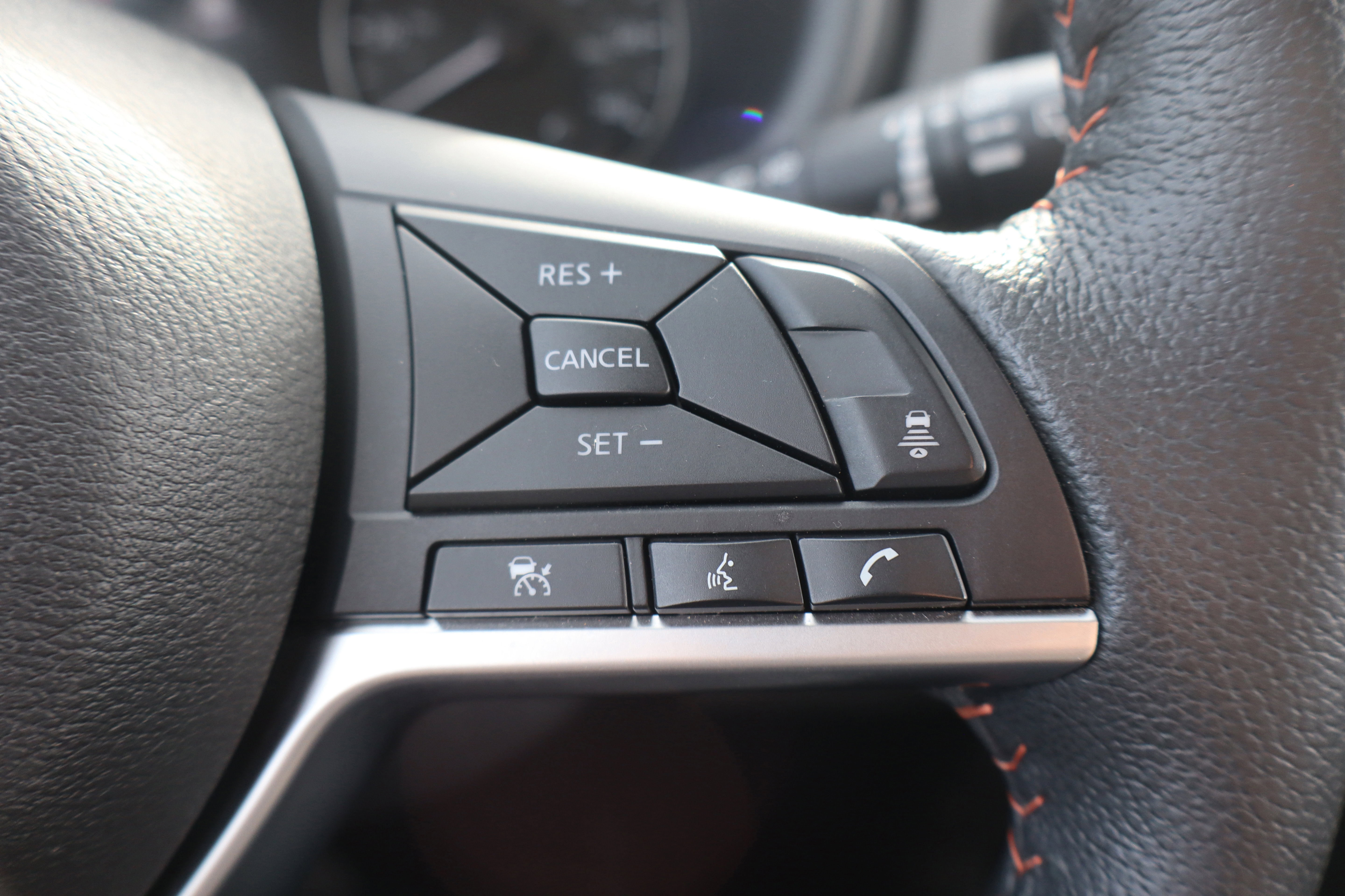 Used 2023 Nissan Kicks SR w/ SR Premium Package image 16