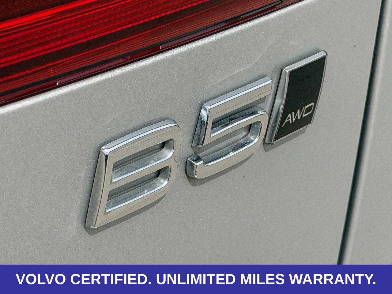 Certified 2025 Volvo XC60 B5 Plus AWD/4WD image 14
