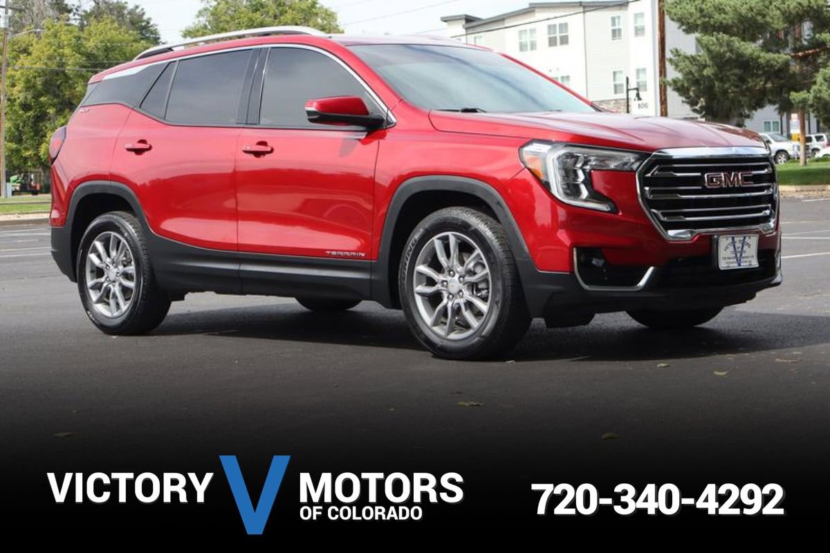 Used 2022 GMC Terrain SLT image 1