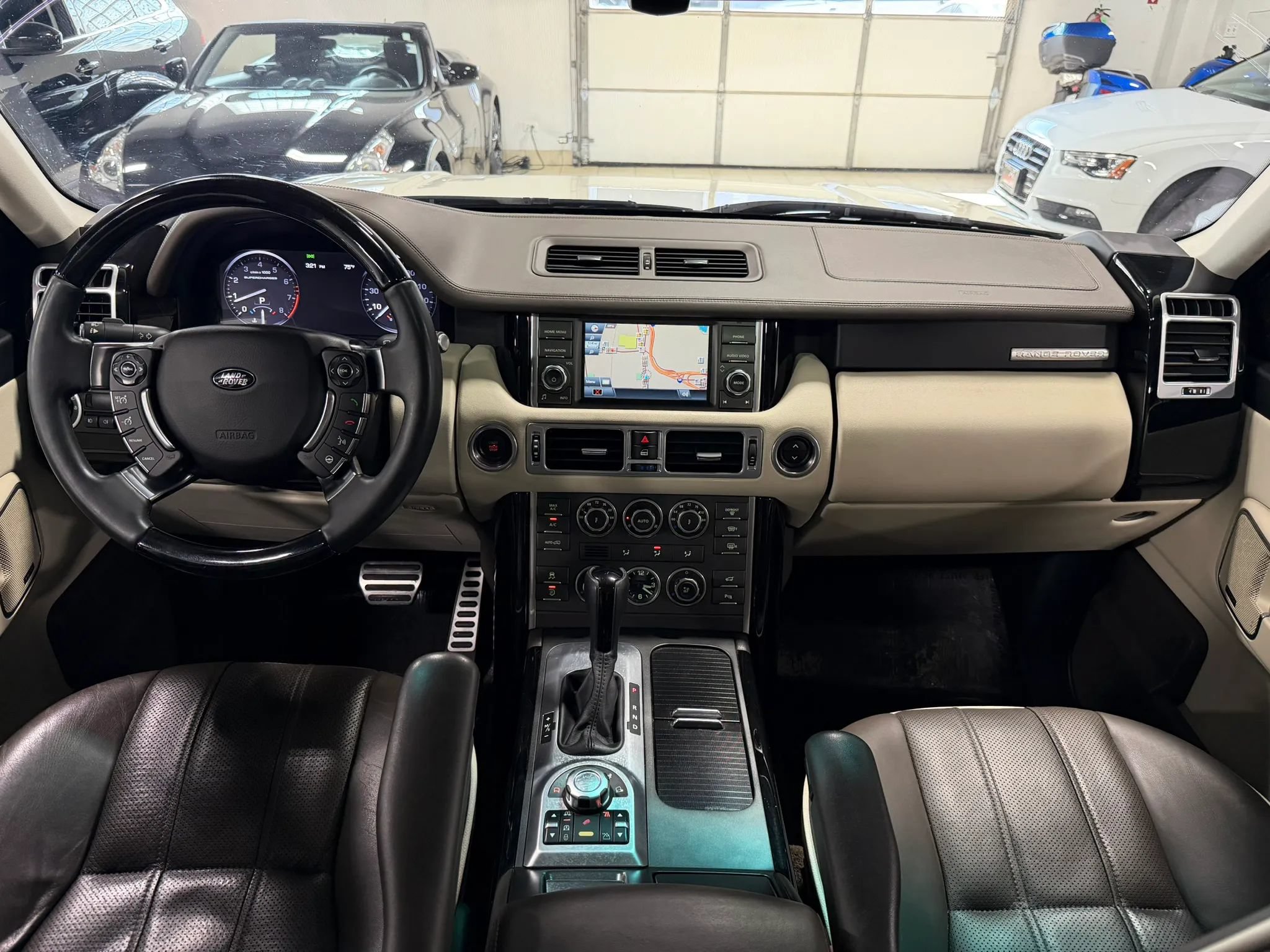 Used 2010 Land Rover Range Rover Supercharged AWD/4WD image 2
