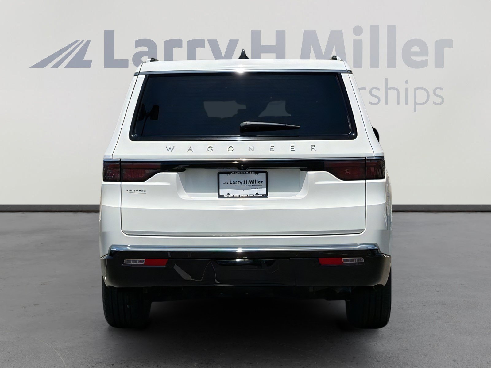Used 2025 Jeep Wagoneer 4WD image 5
